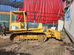KOMATSU D39