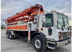 2005 41m Schwing Concrete Pump